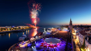 Carnival crowd fireworks night tent - a large crowd of people free wallpaper