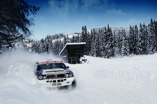 Rally car snow cabin woods - the wood free wallpaper
