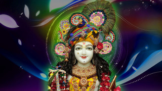 Statue woman colorful headdress feathered 2 - a statue of a woman free wallpaper