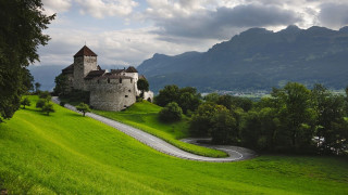 Castle hill winding road mountain - romanesque free wallpaper