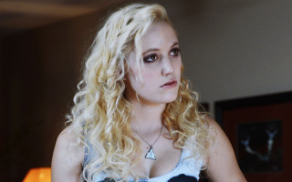 Blonde woman blue dress serious - carey morris free wallpaper