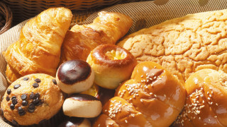 Basket filled pastries cookies table - delaunay free wallpaper