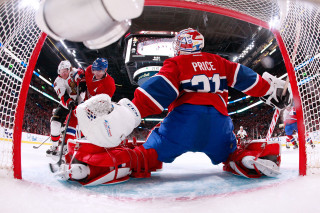 Hockey goalie middle play puck - art free wallpaper