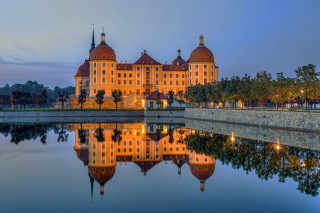 Large building tower clock water 2 - side next free wallpaper