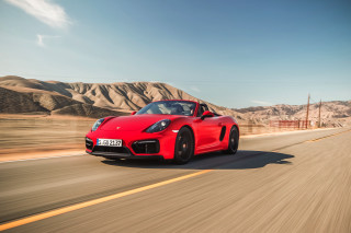 Red sports car desert road 7 - a road in the desert free wallpaper