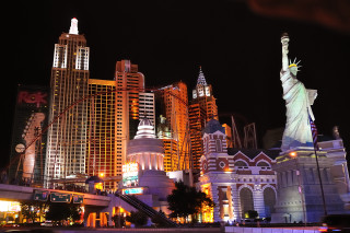 City night statue liberty clock - cherryl fountain free wallpaper