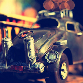 Toy car table blurry background - a blurry background free wallpaper