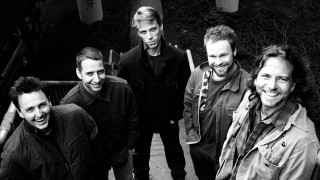 Bauhaus men sidewalk blackwhite grin - bauhau free wallpaper