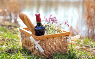Wine bottle bread basket lake - a basket free wallpaper