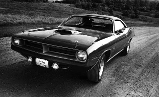 Black white car dirtroad hill - photo of a car free wallpaper