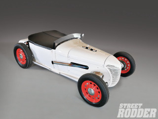 White model car red wheels - ed roth free wallpaper