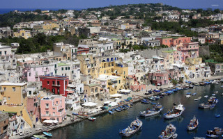 Harbor boats city buildings trees - correggio free wallpaper