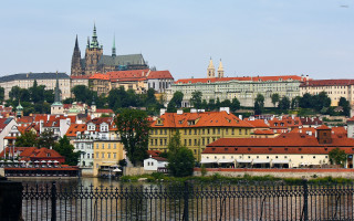 City castle river fence background - a city free wallpaper