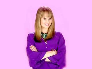 Woman purple shirt green tie - a purple shirt free wallpaper