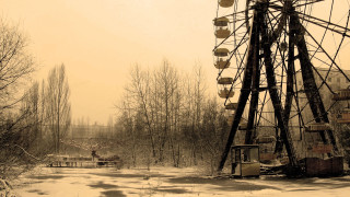 Ferris wheel snowy park bench - grim free wallpaper