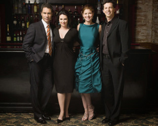 Group people bar alcohol shelves - eric dinyer free wallpaper