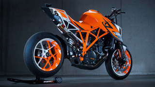 Motorcycle dark room concrete wall - tire free wallpaper
