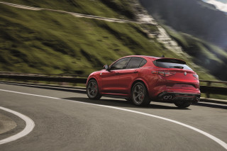 Red alfa mountain road valley - a mountain road free wallpaper