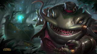 Creature helmet smile forest glowing - light in the background free wallpaper