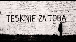 Person standing graffiti wall teksnie - zabrocki free wallpaper