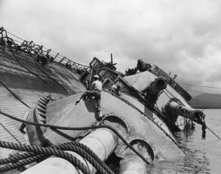 Man boat water ropes large - a large boat free wallpaper