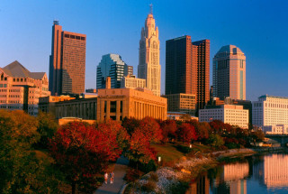 City skyline river bridge crossing 4 - cleve gray free wallpaper