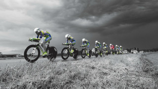 Biking group stormy sky black - great free wallpaper