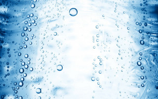 Water bottle bubbles blue background - photorealism free wallpaper
