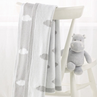 Stuffed animal chair blanket window - still free wallpaper