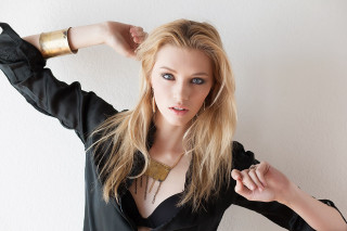Woman black shirt gold bracelets - a black shirt free wallpaper
