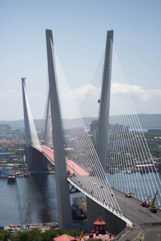 Bridge river background building foreground - a bridge free wallpaper
