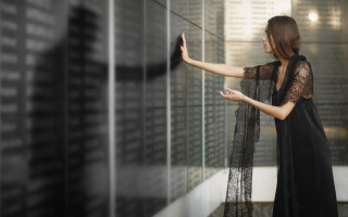 Woman writing wall black marker - bracha l. ettinger free wallpaper
