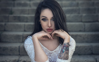 Tattooed woman stairs flowers brick - livia prima free wallpaper