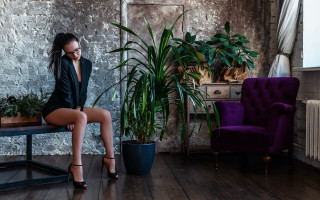Woman bench plant brick wall - a bench next free wallpaper