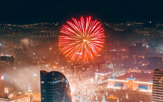 Fireworks city night ferriswheel aurora - free new year wallpaper