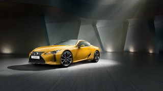 Yellow sports car spotlight dimlylit - a yellow sports car free wallpaper
