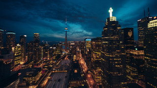 Toronto empire building cn tower - andrew law free wallpaper