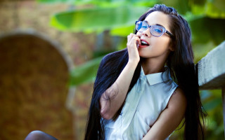 Woman glasses cellphone bench outdoor - outside free wallpaper