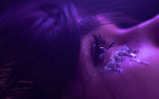 Glitter eye purple background neon - glitter free wallpaper
