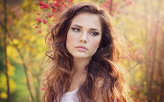 Woman long hair tree red - figurative art free wallpaper