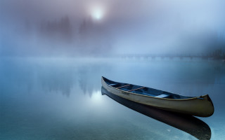 Canoe lake foggy night fullmoon - a canoe free wallpaper