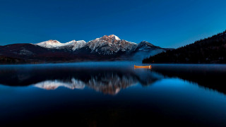Still lake mountain night blue - a still lake free wallpaper