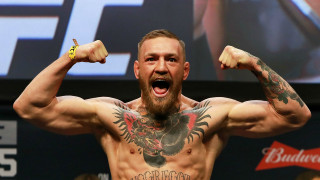 Muscular man beard tattoos yellow - romanesque free wallpaper
