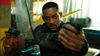 Afrofuturism man aiming hologram 3d - vfx free wallpaper
