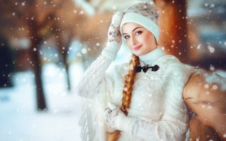 Woman white coat hat snow - anna hotchkis free wallpaper