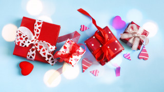 Red boxes hearts lights confetti - a couple free wallpaper