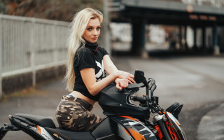 Woman motorcycle parking lot fence - girl free wallpaper