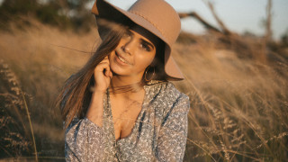 Woman hat tallgrass phone portrait - a woman in a hat free wallpaper
