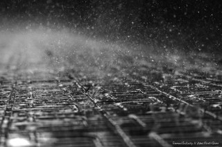 City rain black white bright - daniel lieske free wallpaper