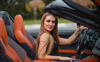 Woman car smile tattoos bokeh - the steering wheel free wallpaper
